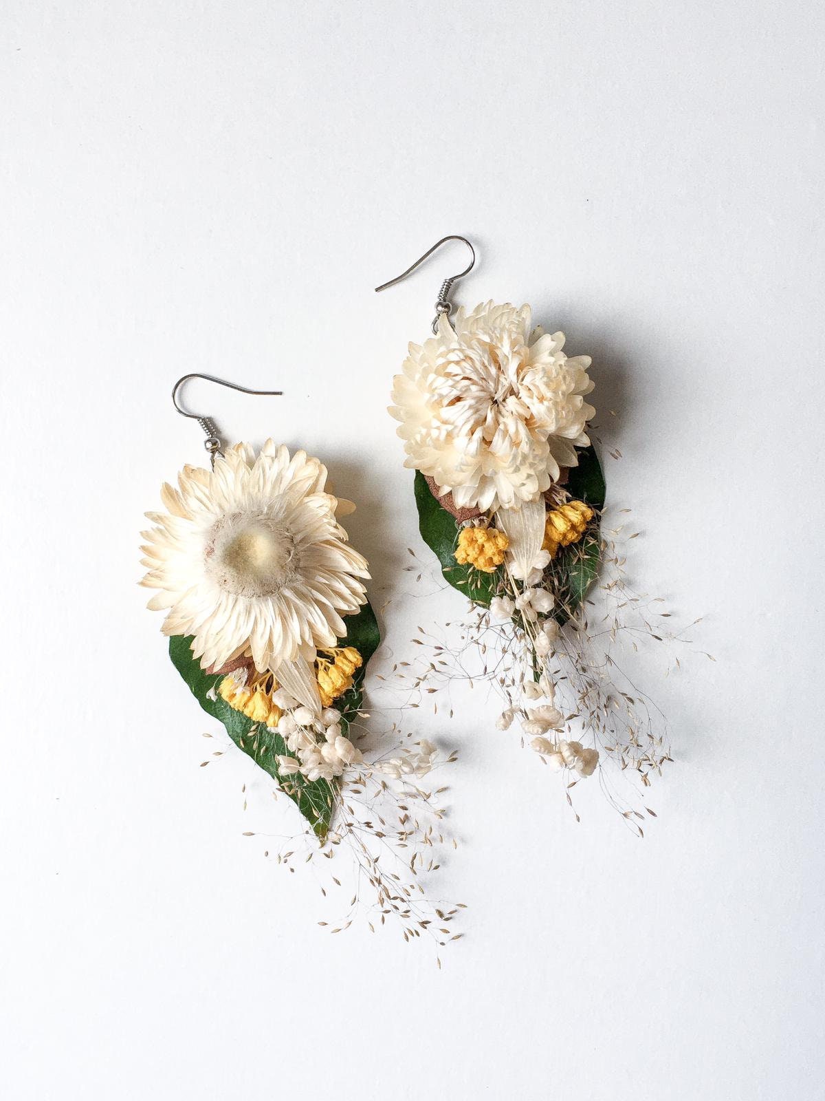 Handmade Real Flower Earrings, Dried Flowers, Boho Wedding Bridal Acce –  Casa & Flores
